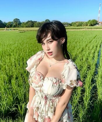 Ejahazel page 2 image