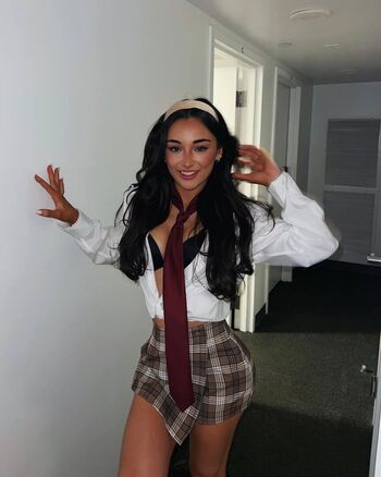 Elena arenas image