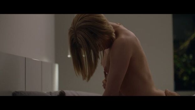 Elena kampouris image