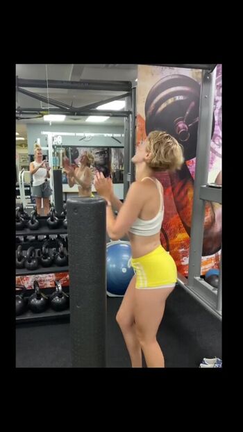 Elena kampouris image