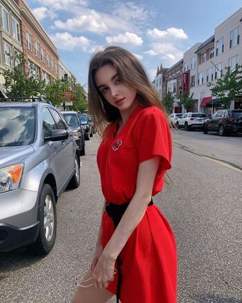 Elina karimova page 2 image