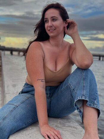 Elise bolton bikini bowler image