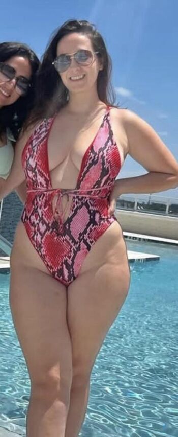 Elise bolton bikini bowler image