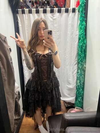 Elise laurenne image