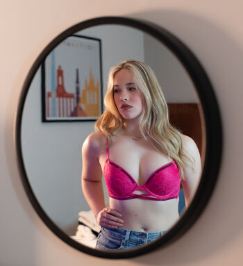 Elise rae image
