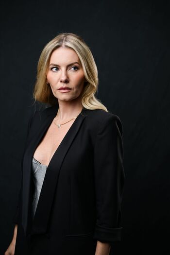 Elisha cuthbert 1 image