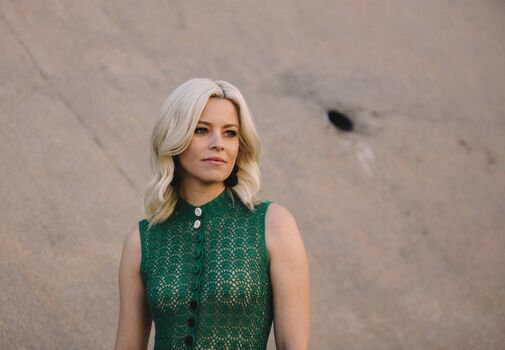 Elizabeth banks image