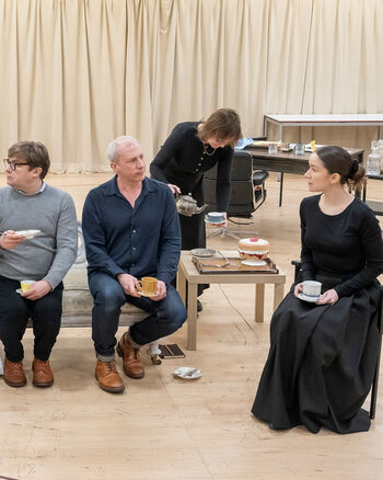 Elizabeth dulau image