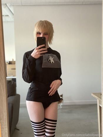 Ella hollywood 1 image