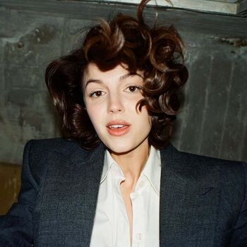 Ella hunt image