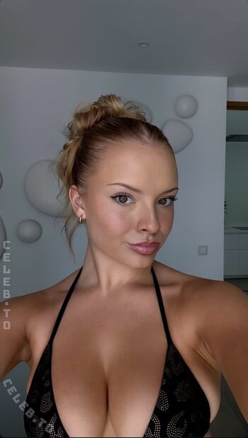 Elle botterill image