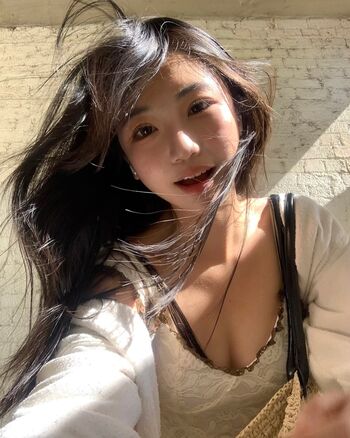 Ellen tan page 6 image