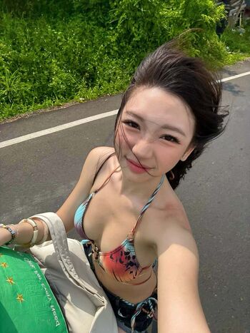Ellen tan image