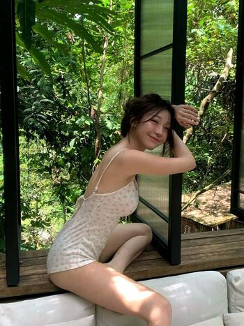 Ellen tan image