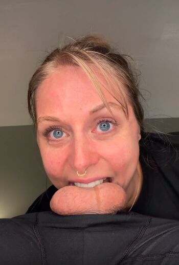 Ellenglow69 image