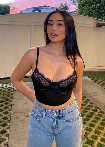 Elleriemarie image