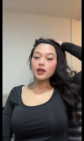 Ellesyanamira image