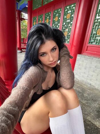 Elliana walmsley image