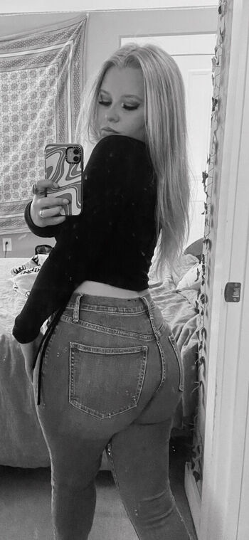 Ellie hammond image