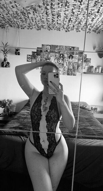 Ellie summer image