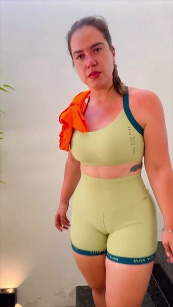 Elloysaoficial page 2 image