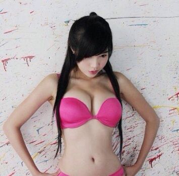 Elly tran ha image