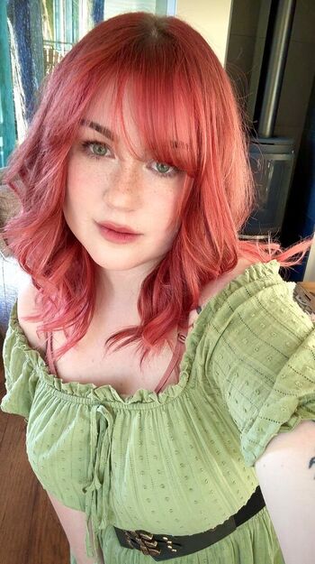 Ellyen image