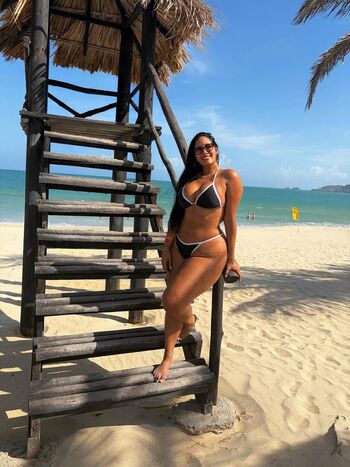 Elyanasantiago image