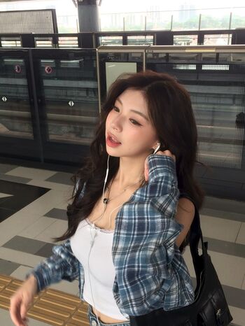 Elyn leong page 3 image