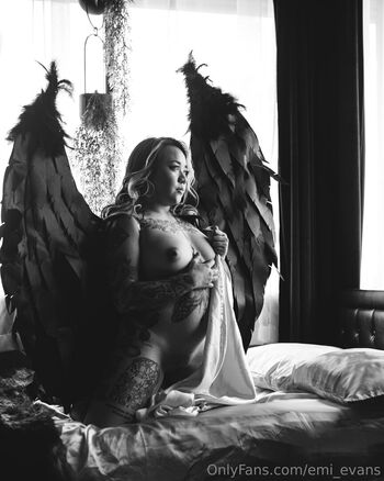emi_evans