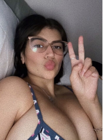 Emilia torres image