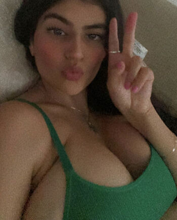 Emilia torres image