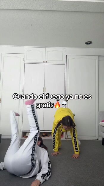 Emilie y estephany image