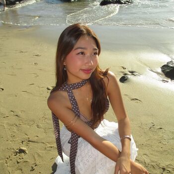 Emily choppa image
