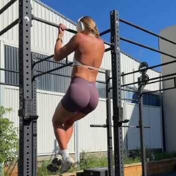 Emily dew gosling image