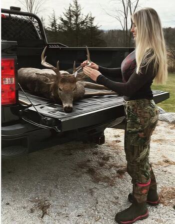 Emily mcleod l huntress em l bikini huntress image
