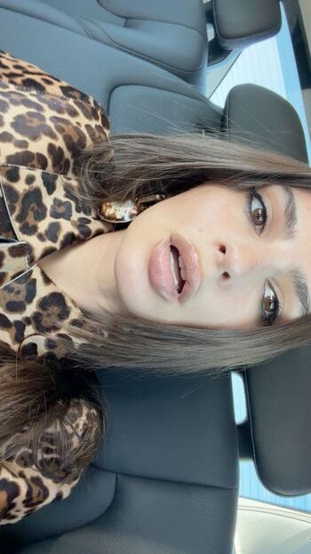 Emily ratajkowski 1 page 2 image