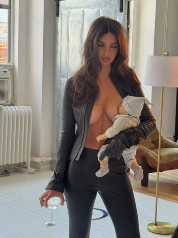 Emily ratajkowski 1 image