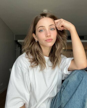 Emily rudd image