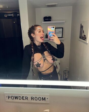 Emilyrainey 1 image