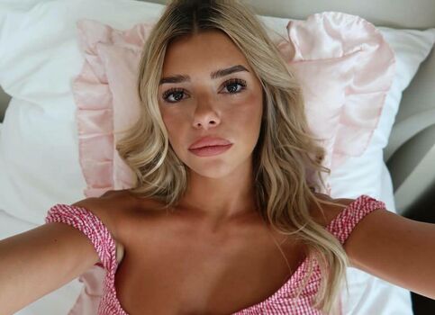 Emma bourson image