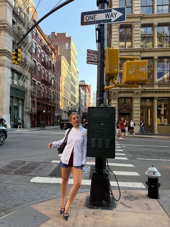 Emma brooks image