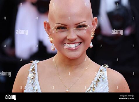 Emmy combs image
