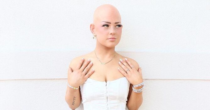 Emmy combs image