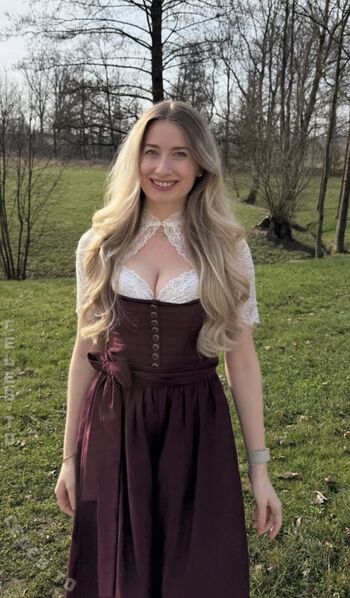 Empresslaurasophie image