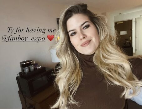 Erica lindbeck image