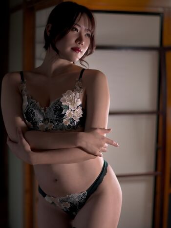 Erika momoyama image