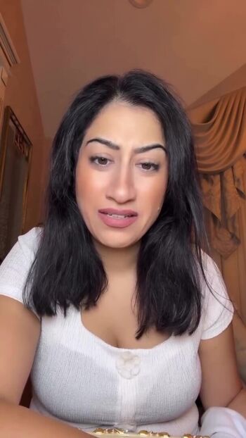 Estee palti image