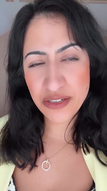 Estee palti image