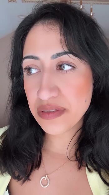 Estee palti image